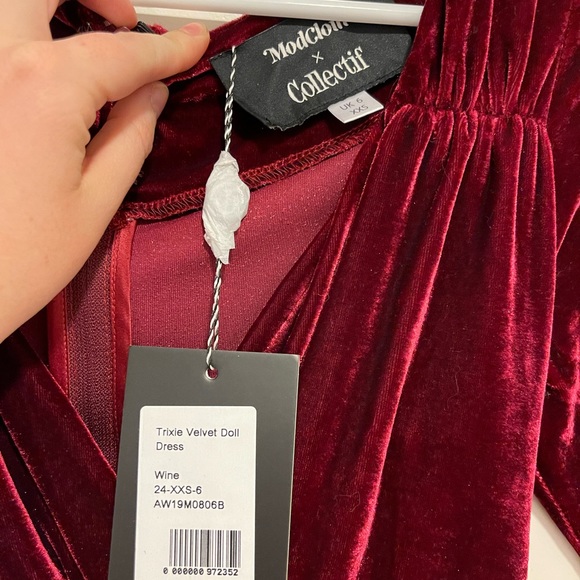 ModCloth red velvet dress - Picture 3 of 3